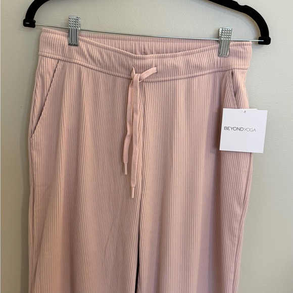 Beyond Yoga Breathe Easy Comfort Cord Pant - Picture 6 of 8